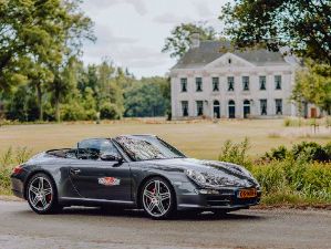 Classic car rally vanaf het eigen bedrijf Benerink