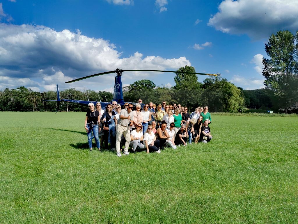 Jubileum dagprogramma In het Veld Groep met helikopter vliegen