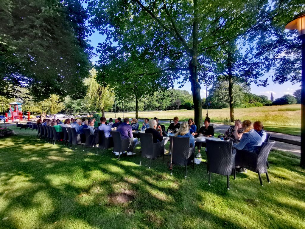 Jubileum dagprogramma In het Veld Groep met helikopter vliegen
