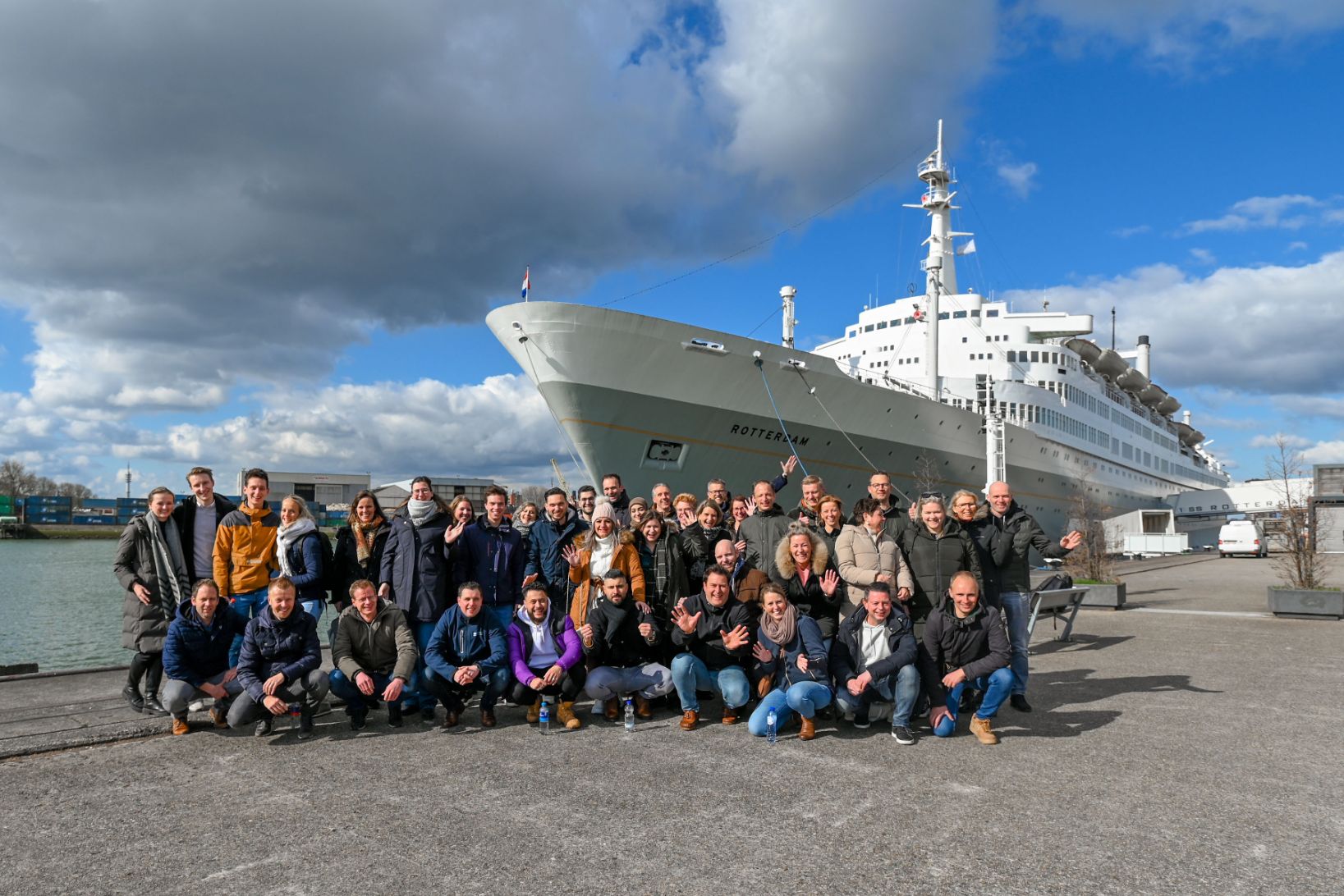 Personeelsreis als jubileum naar Rotterdam