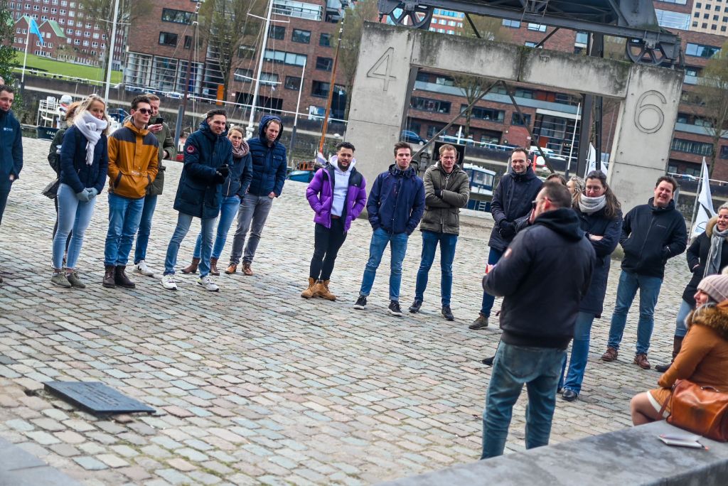 Personeelsreis als jubileum naar Rotterdam