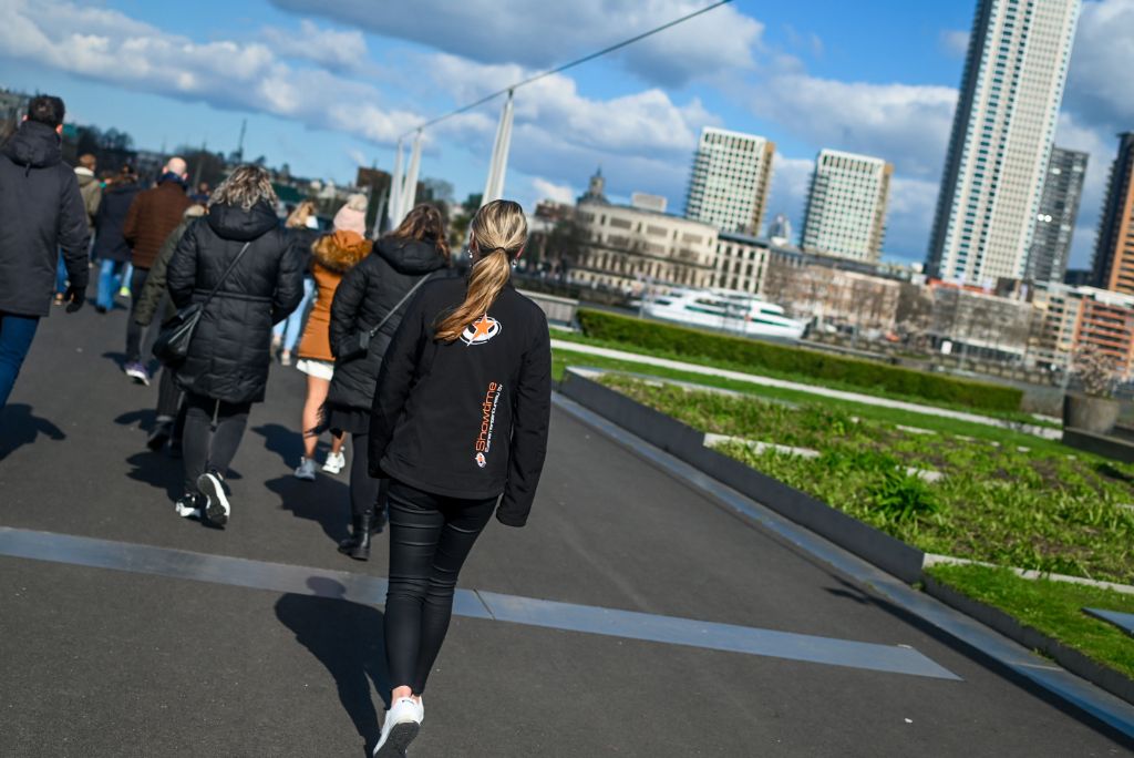 Personeelsreis als jubileum naar Rotterdam