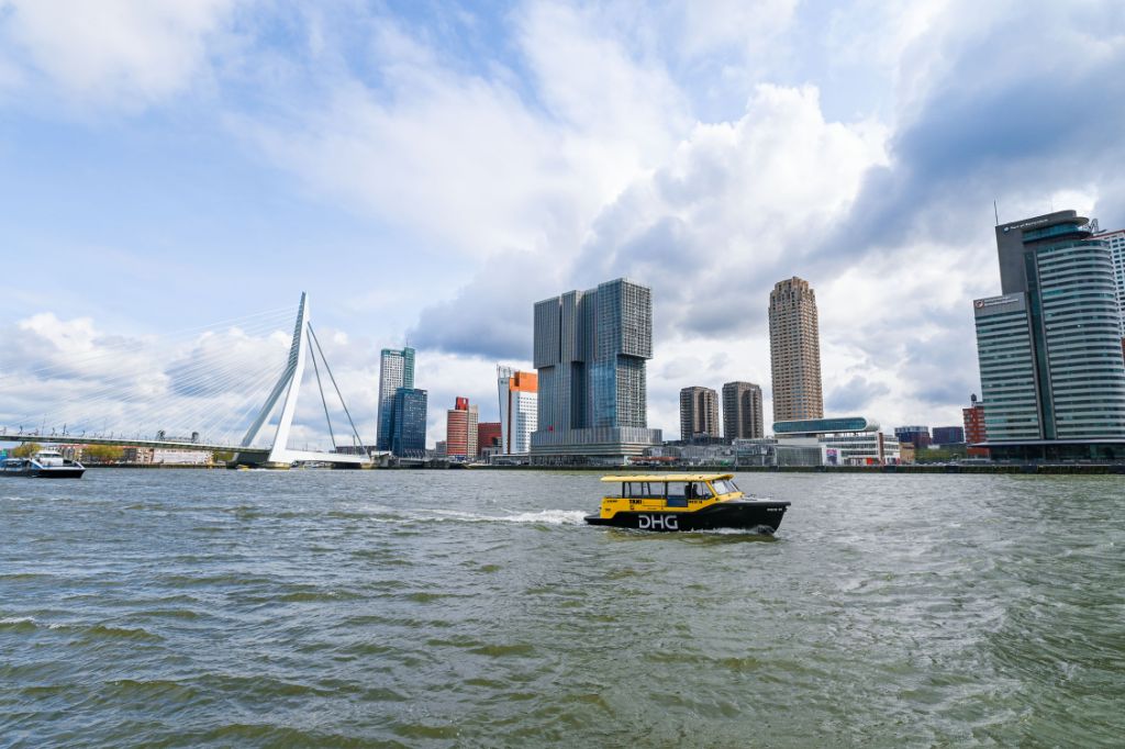 Personeelsreis als jubileum naar Rotterdam