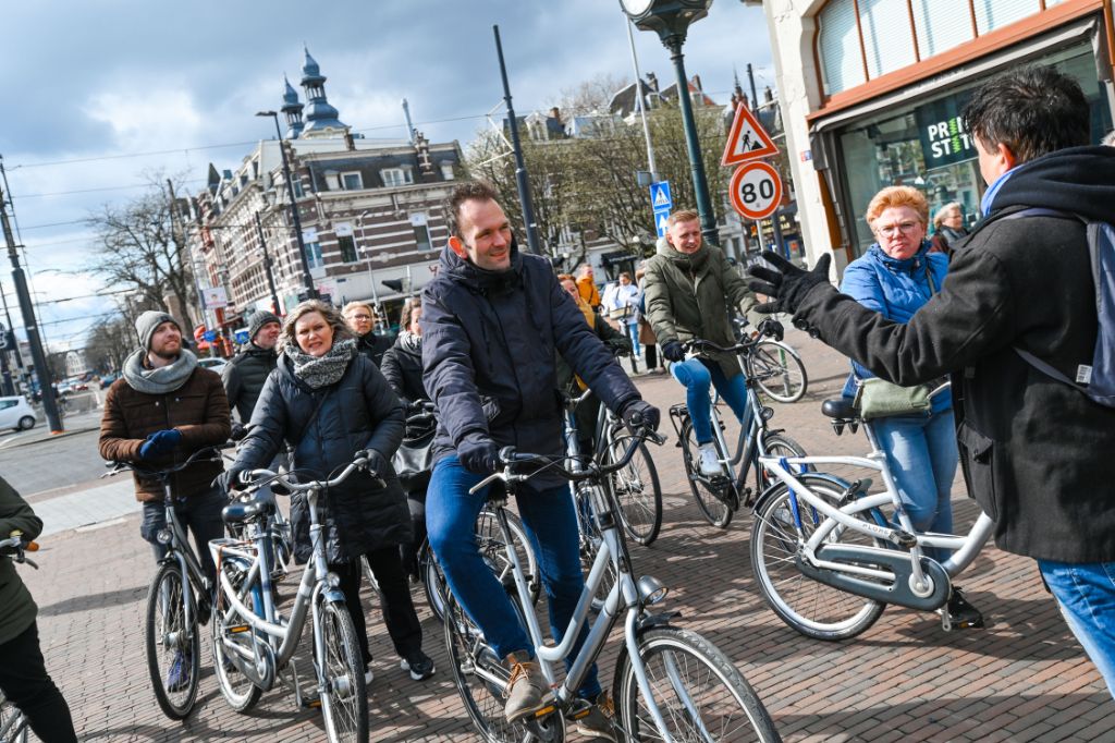 Personeelsreis als jubileum naar Rotterdam