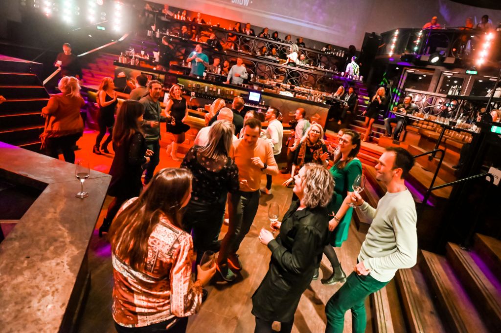 Personeelsreis als jubileum naar Rotterdam