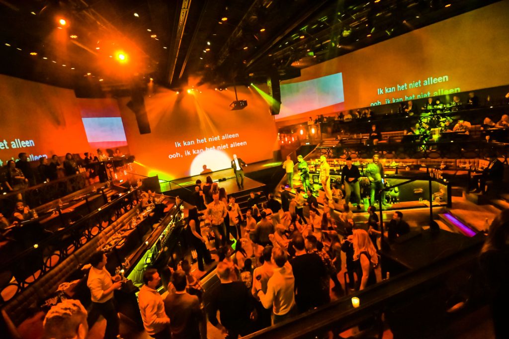 Personeelsreis als jubileum naar Rotterdam