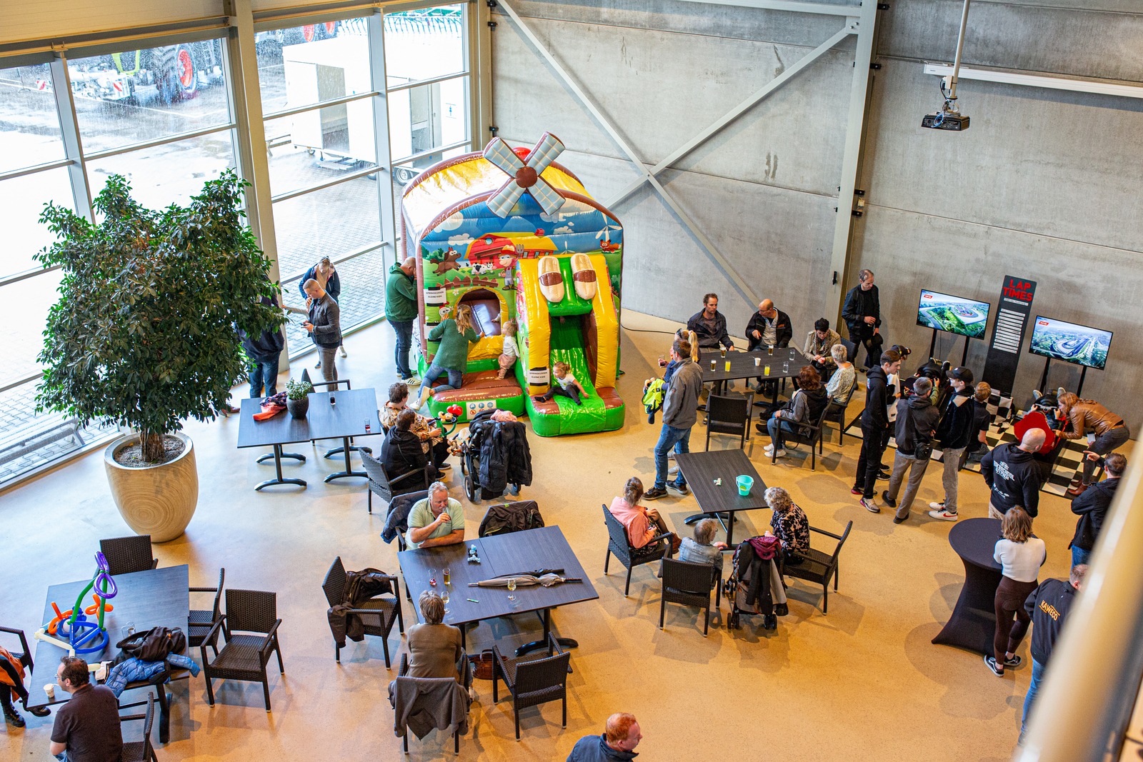 Familiedag en personeelsfeest op eigen locatie Familiedag en personeelsfeest op eigen locatie