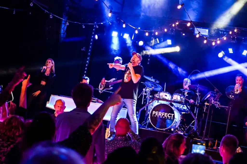 Bedrijfsfeesten van verbinding