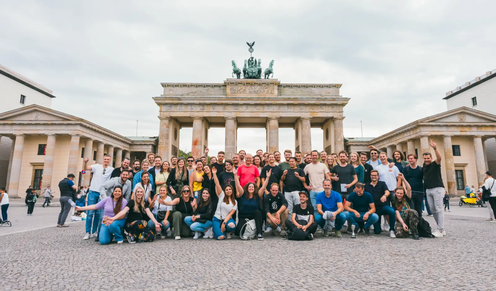 Begeleid jij onze volgende klant tijdens een trip naar Berlijn? Geweldig niet, een groepsfoto van uw congres groep voor de Brandenburger Tor