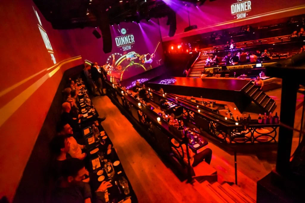 Een unieke teambuilding avond tijdens uw congres met een geweldige dinnershow Een unieke teambuilding avond tijdens uw congres met een geweldige dinnershow