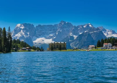 Er zijn grote én intieme congres hotels aan Lake Como