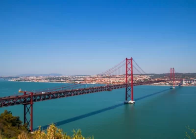 De Ponte is de beroemde rode brug van Lissabon, die doet denken aan San Francisco