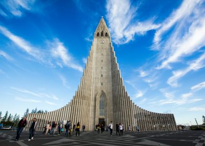 De bekende Hallgrimskirkja kerk in Reykjavik