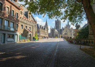 De oude straatjes van de Leie zijn een bezoek waard wanneer je op jubileumreis naar Gent gaat