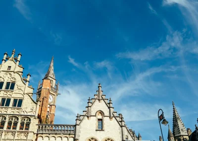 De oude klokgevels, trapgevels en kerktorens zijn er te over in Gent