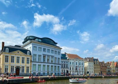 Begin de dag met een boot vaartocht: daarna door naar de volgende gave activiteiten in Gent