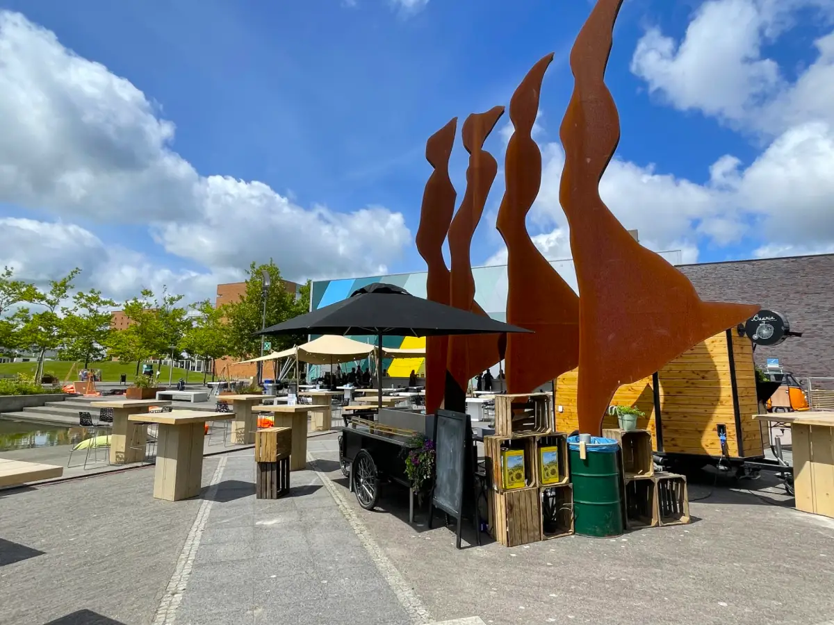 Bedrijfsfeest op eigen locatie van het bedrijf Bedrijfsfeest op eigen locatie van het bedrijf
