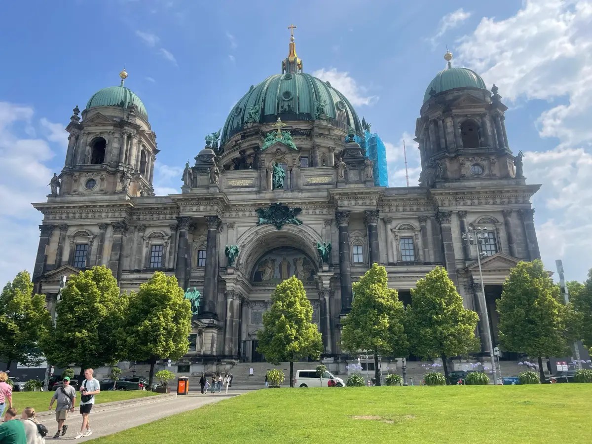 Bedrijfsuitje met overnachting naar Berlijn als jubileumweekend voor BOOM Bedrijfsuitje met overnachting naar Berlijn als jubileumweekend voor BOOM