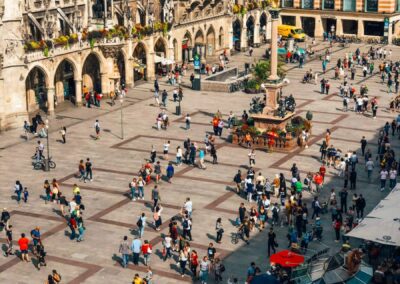 Het gezellige plein bij het stadhuis middenin Munchen is één van de plekken die je móet zien tijdens een bedrijfsreis naar Munchen
